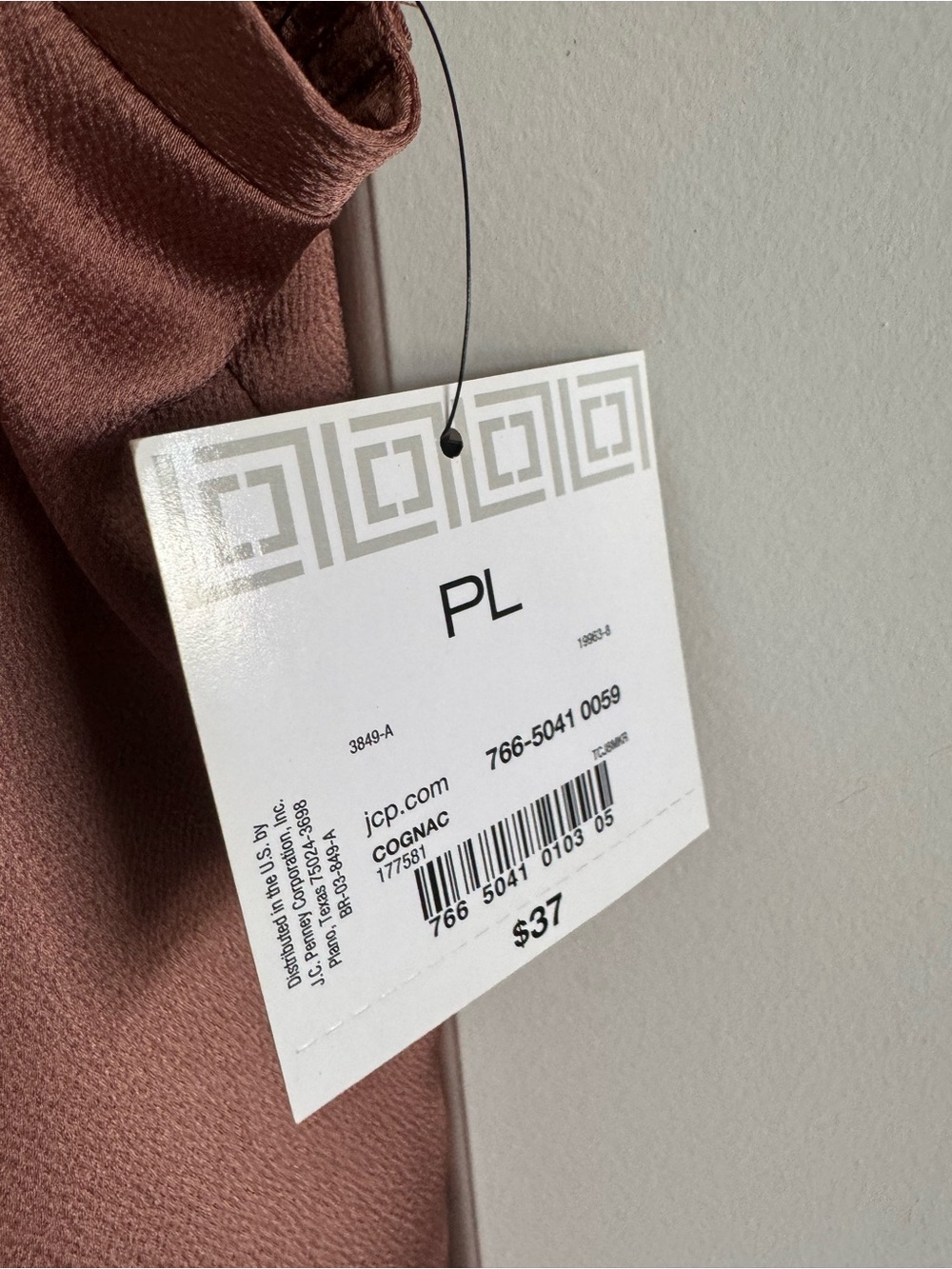 Liz Claiborne Sleeveless Keyhole Blouse in Metallic Cognac - Picture 5 of 8
